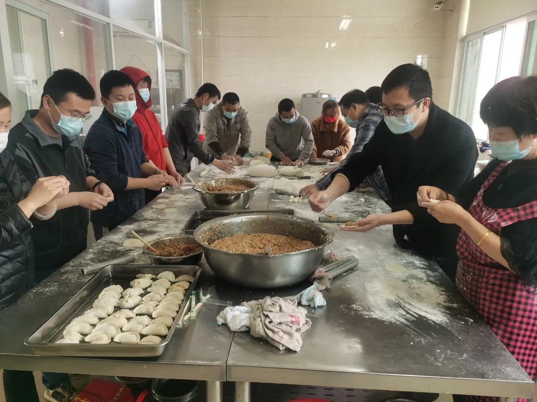 “疫”起同行，温暖守护｜上海巴德士组织员工暖心包饺子活动